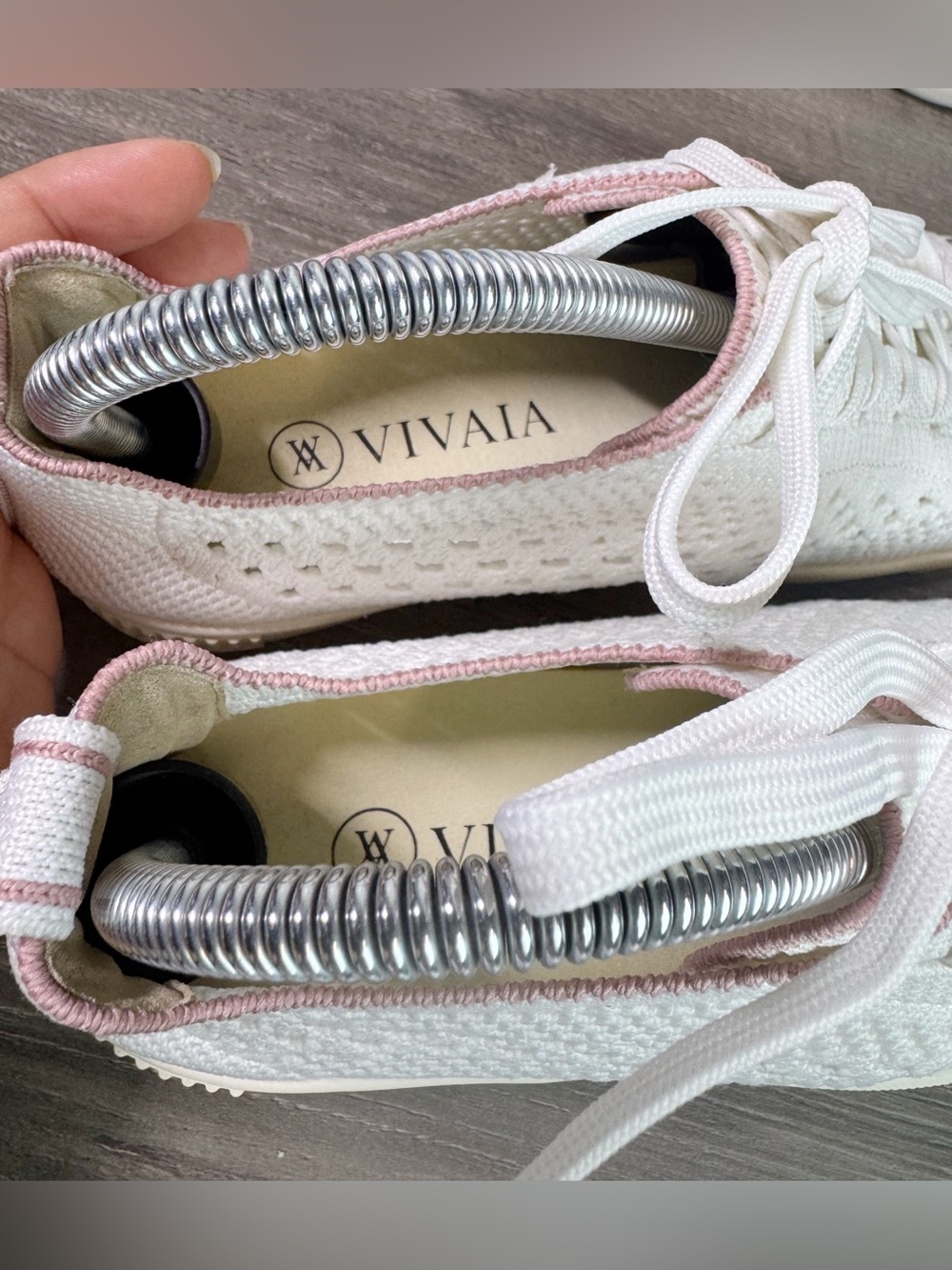 Vivaia Evermore White Knit Washable Sneakers with Pink Trim size 39/US8 EUC - Picture 7 of 8